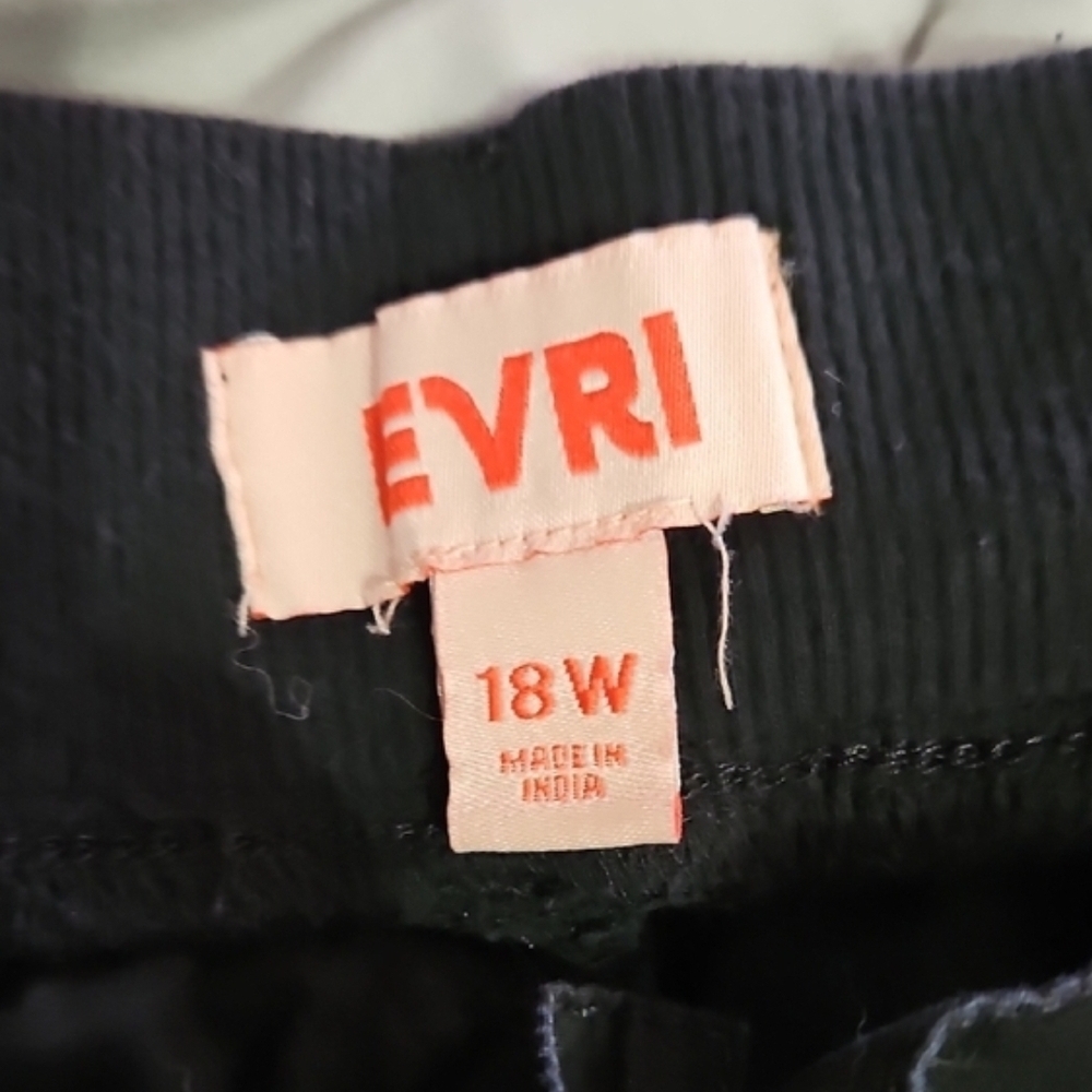 EVRI Black Textured Shorts - Picture 2 of 3
